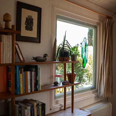 Holiday home Knus Boshuisje Onder De Eiken *