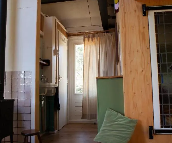 Knus Boshuisje Onder De Eiken Ermelo